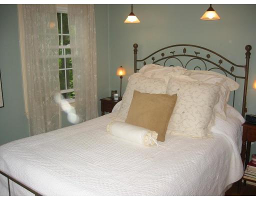 19 Rustic Road Stoneham, MA 02180 - Photo 6 of 12 Gallery Image 6