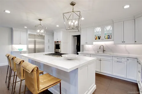 $3,799,000 | 4 Meadowbrook Lane, Old Westbury, NY 11568