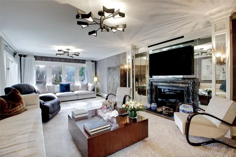 $3,799,000 | 4 Meadowbrook Lane, Old Westbury, NY 11568