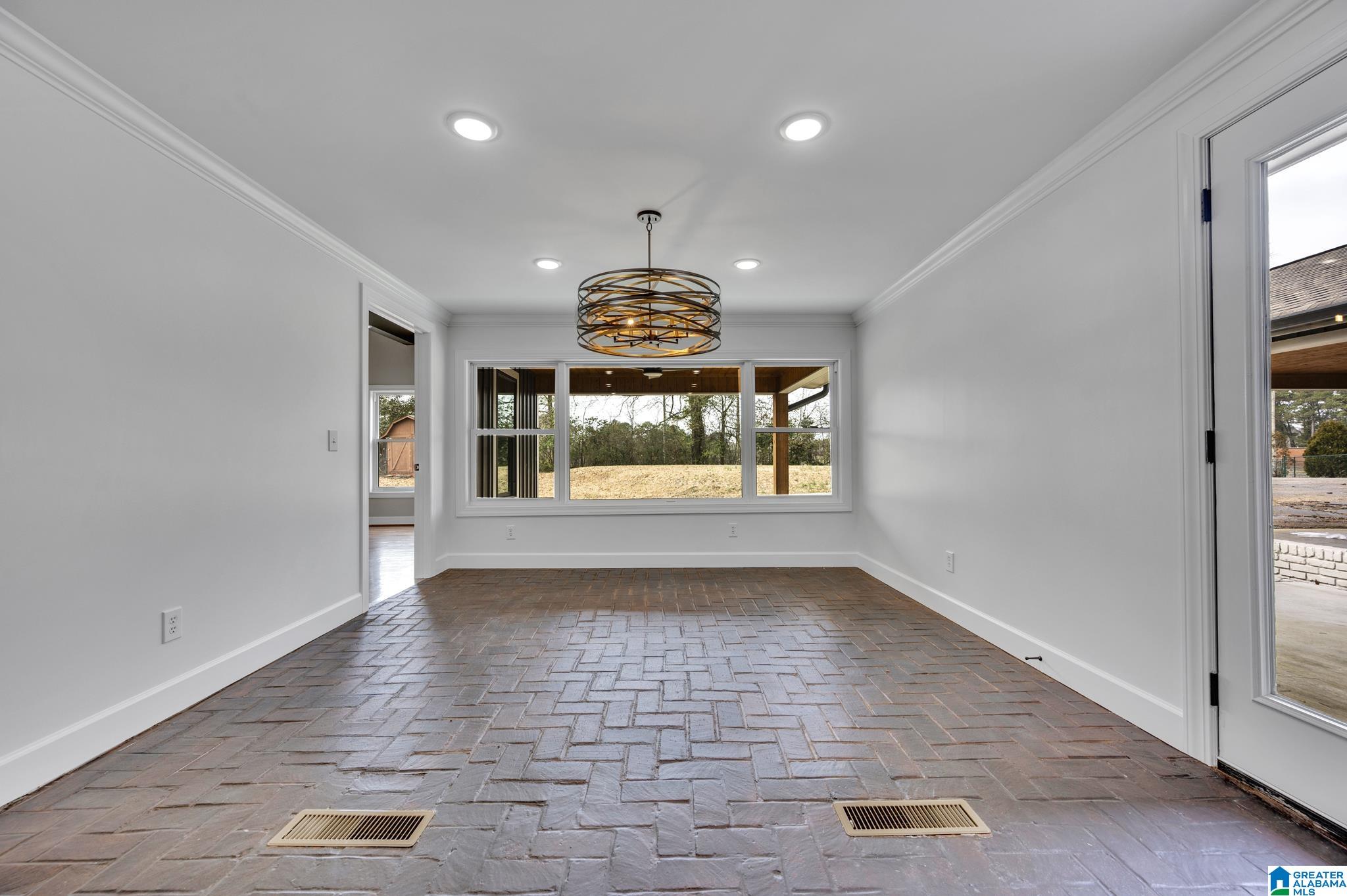 912 9th Avenue Jasper, AL 35501 - Photo 6 of 23