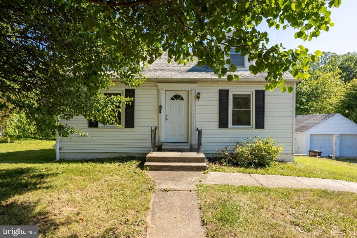 3612 Churchville Road Aberdeen, MD 21001 - Photo 2 of 49 a front view of a house with a yard