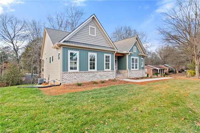 $509,900 | 194 North Peace Haven Road, Winston-Salem, NC 27104