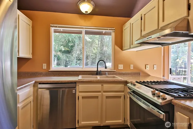 $495,000 | 445 East Mitchell Drive, Coupeville, WA 98239