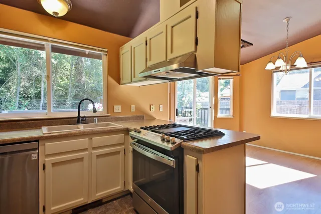 $495,000 | 445 East Mitchell Drive, Coupeville, WA 98239