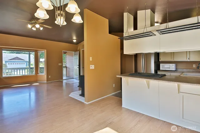 $495,000 | 445 East Mitchell Drive, Coupeville, WA 98239