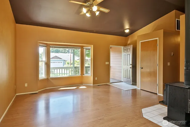 $495,000 | 445 East Mitchell Drive, Coupeville, WA 98239