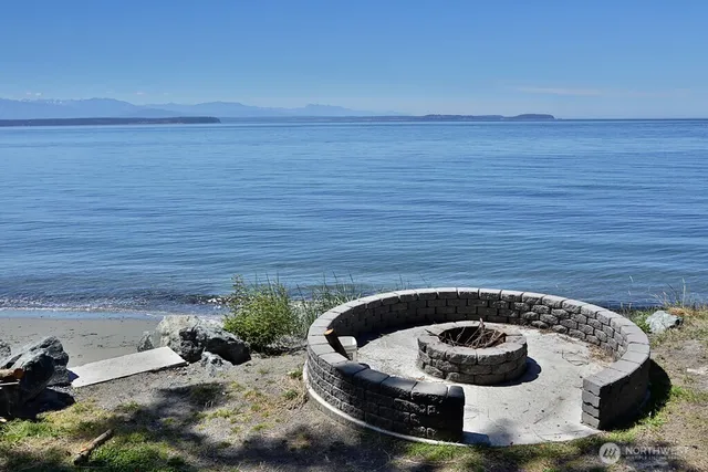 $495,000 | 445 East Mitchell Drive, Coupeville, WA 98239