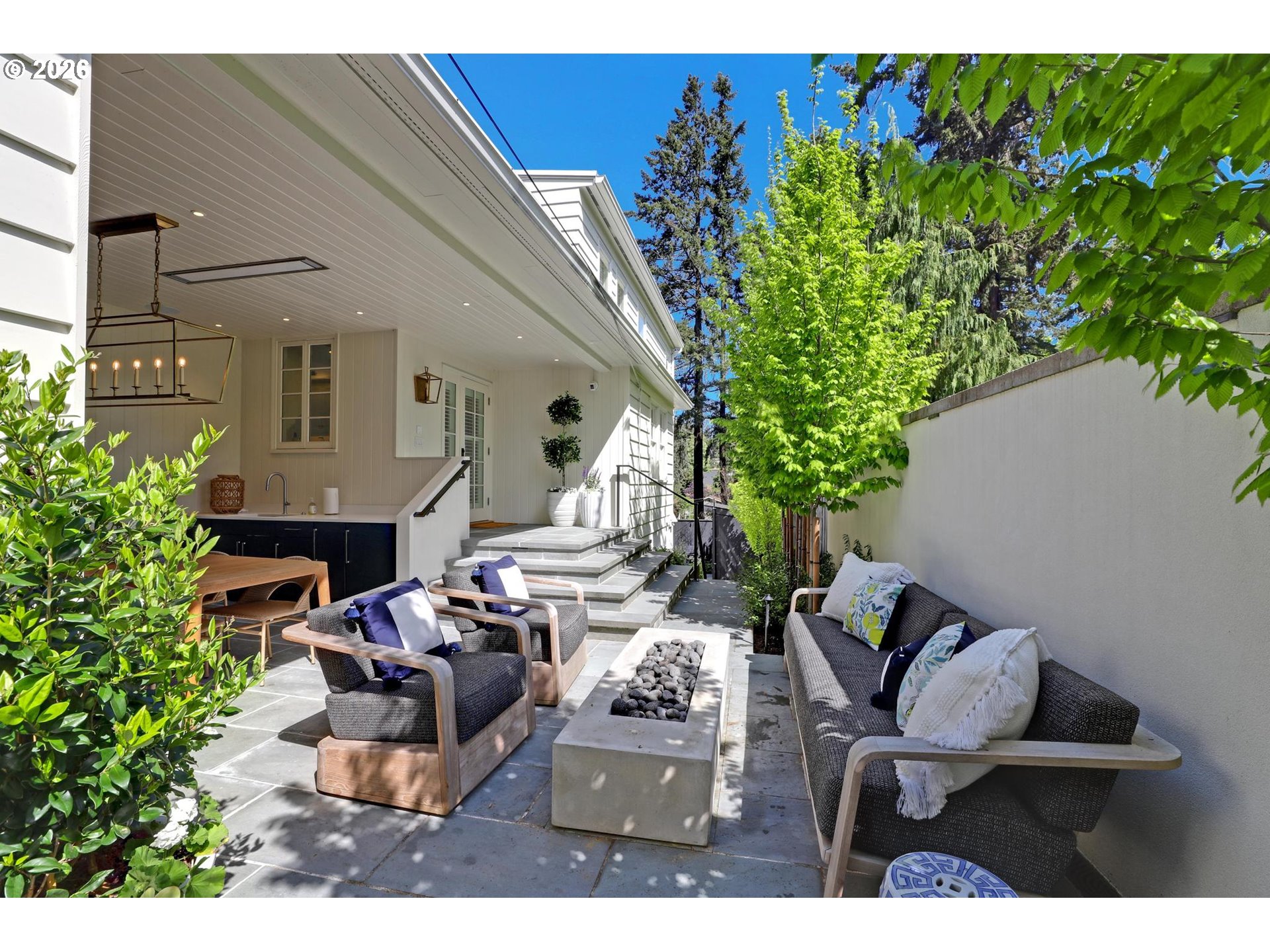 2490 Southwest Arden Road Portland, OR 97201 - Photo 25 of 48 Gallery Image 25