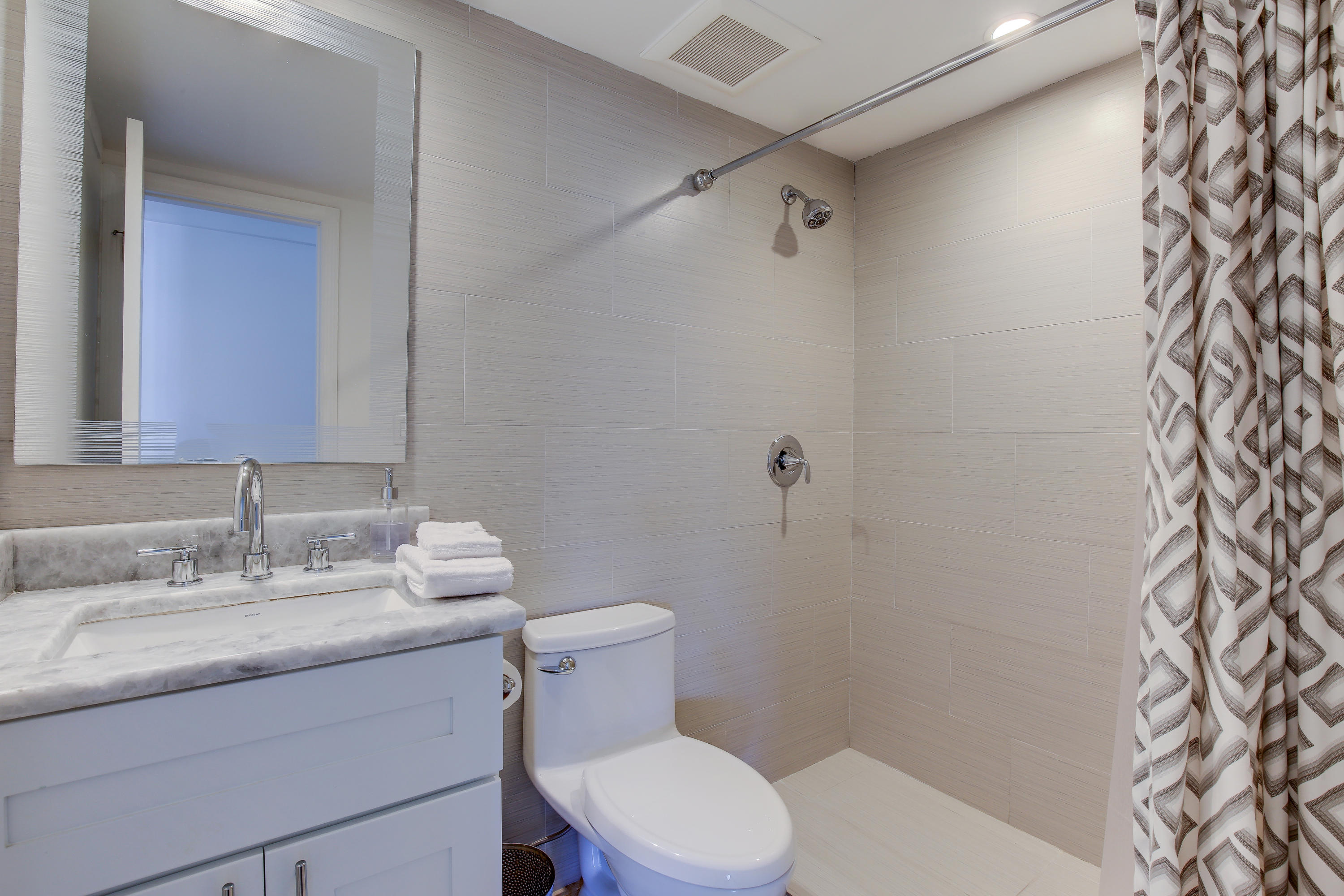 868 Granada Drive Boca Raton, FL 33432 - Photo 29 of 40 Bathroom
