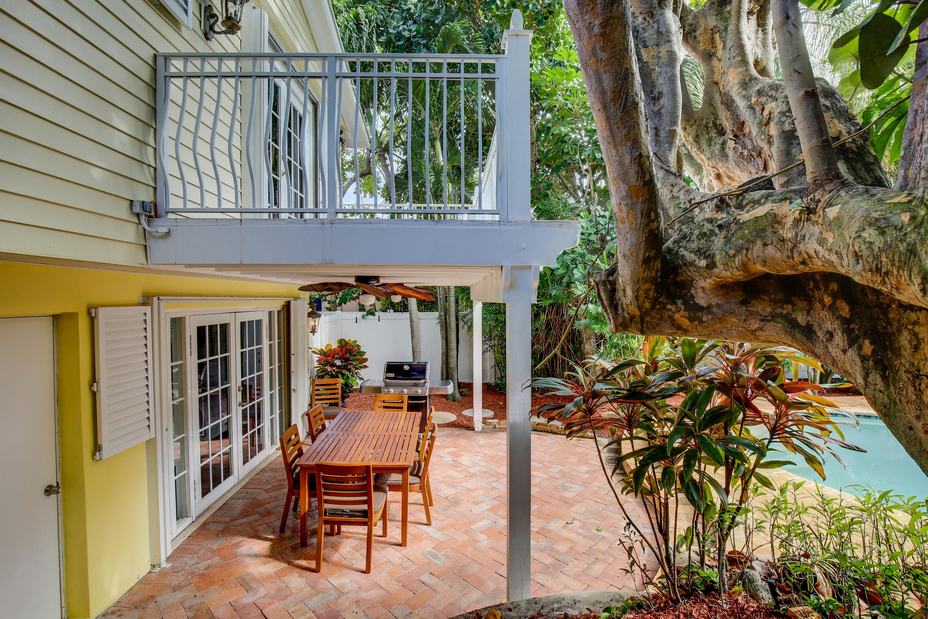 868 Granada Drive Boca Raton, FL 33432 - Photo 33 of 40 Backyard