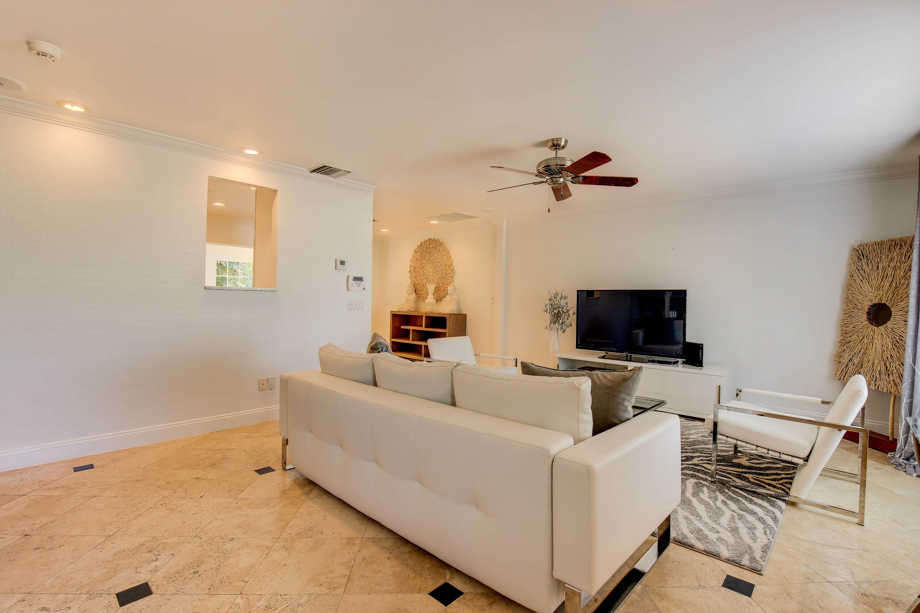 868 Granada Drive Boca Raton, FL 33432 - Photo 10 of 40 Family Room