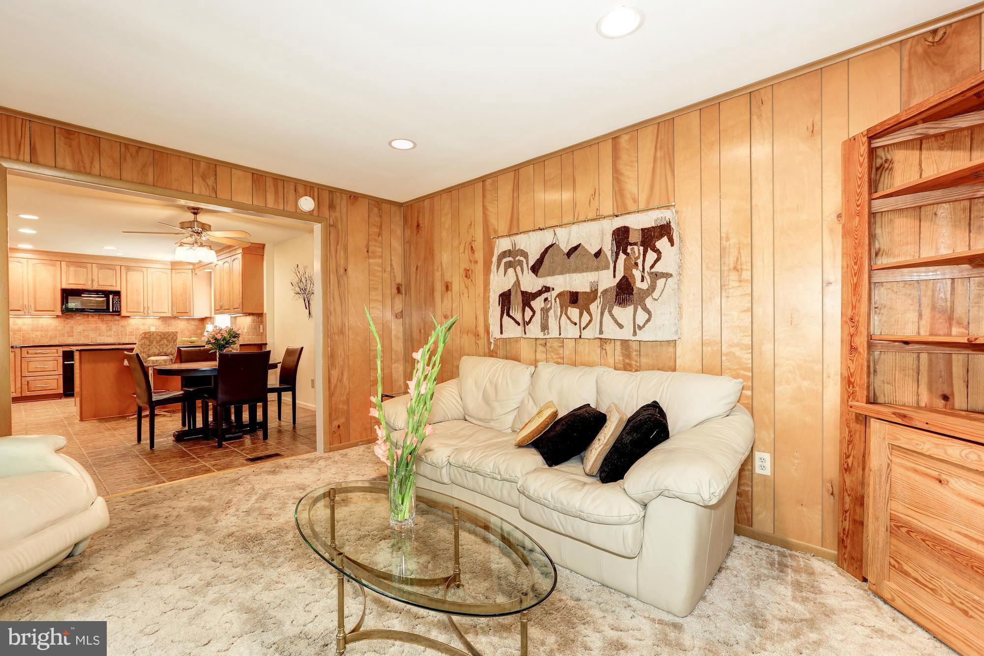 11916 Canfield Road Potomac, MD 20854 - Photo 11 of 24 Family Room