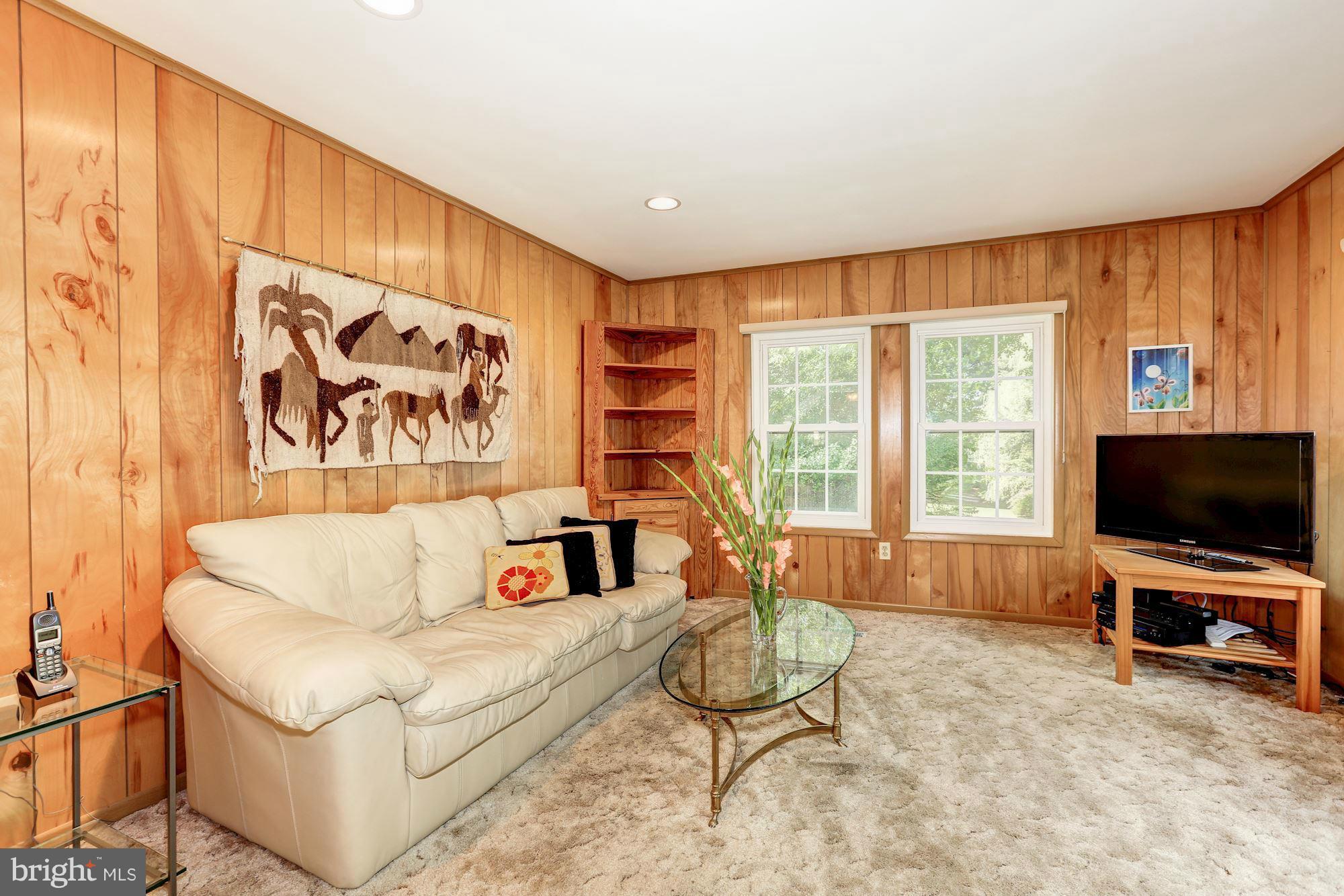 11916 Canfield Road Potomac, MD 20854 - Photo 12 of 24 Family Room