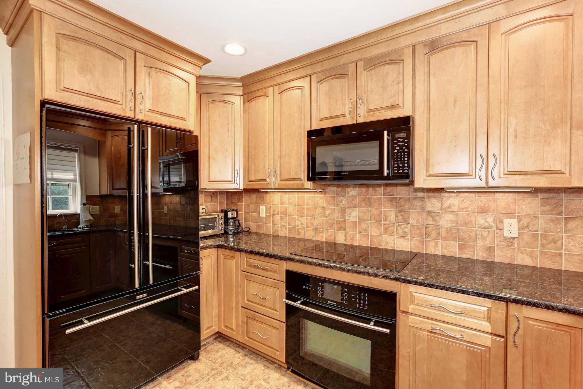 11916 Canfield Road Potomac, MD 20854 - Photo 8 of 24 Kitchen