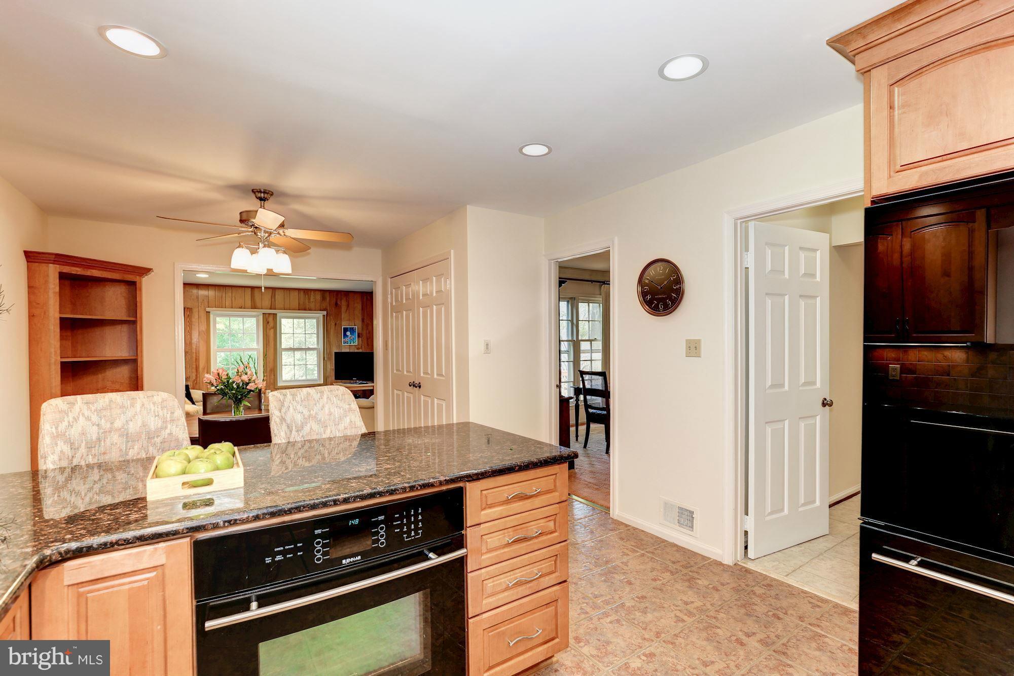11916 Canfield Road Potomac, MD 20854 - Photo 10 of 24 Kitchen