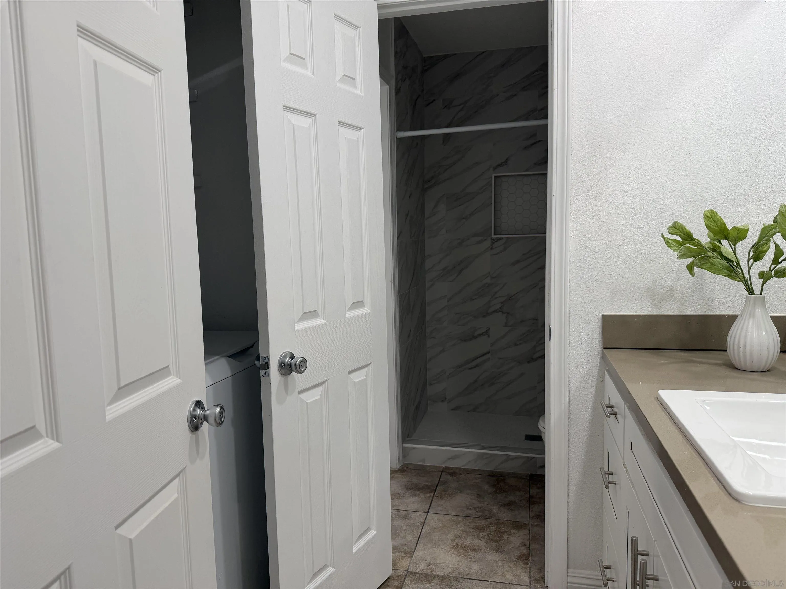 621 R Avenue, Unit 22 National City, CA 91950 - Photo 13 of 33