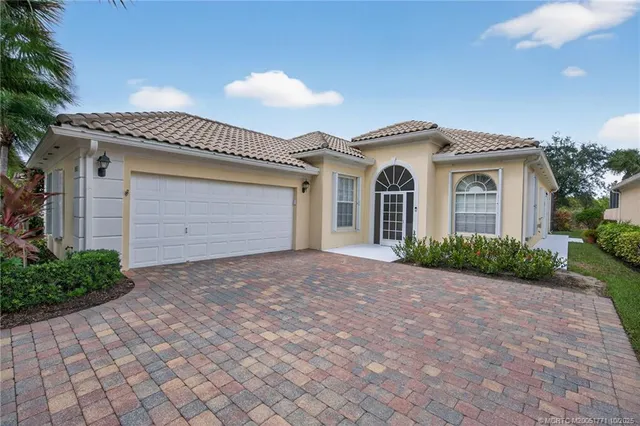 $549,000 | 8952 Southeast Eldorado Way, Hobe Sound, FL 33455