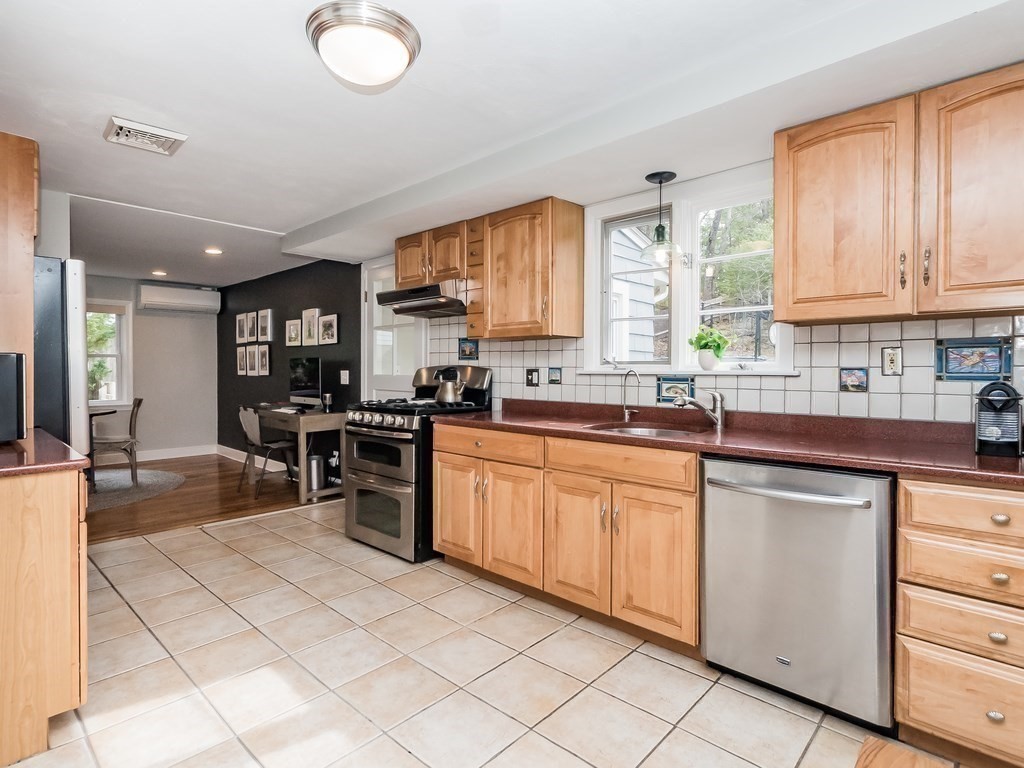 17 Fair Oaks Drive Lexington, MA 02421 - Photo 5 of 24