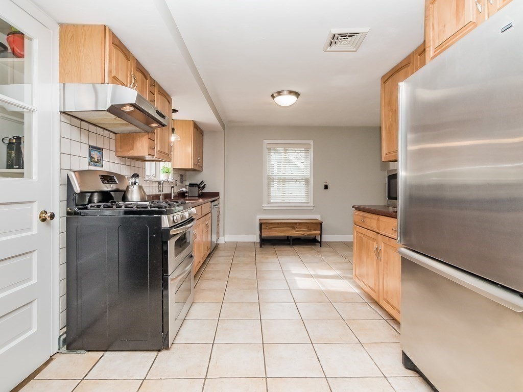 17 Fair Oaks Drive Lexington, MA 02421 - Photo 7 of 24