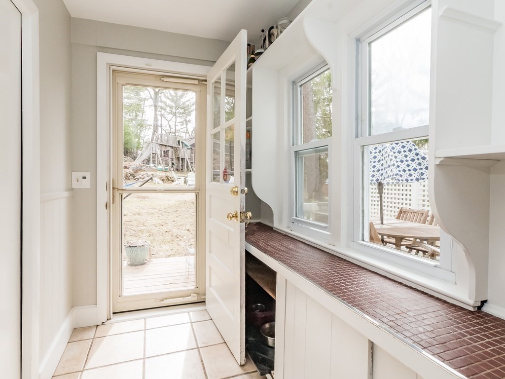 17 Fair Oaks Drive Lexington, MA 02421 - Photo 8 of 24