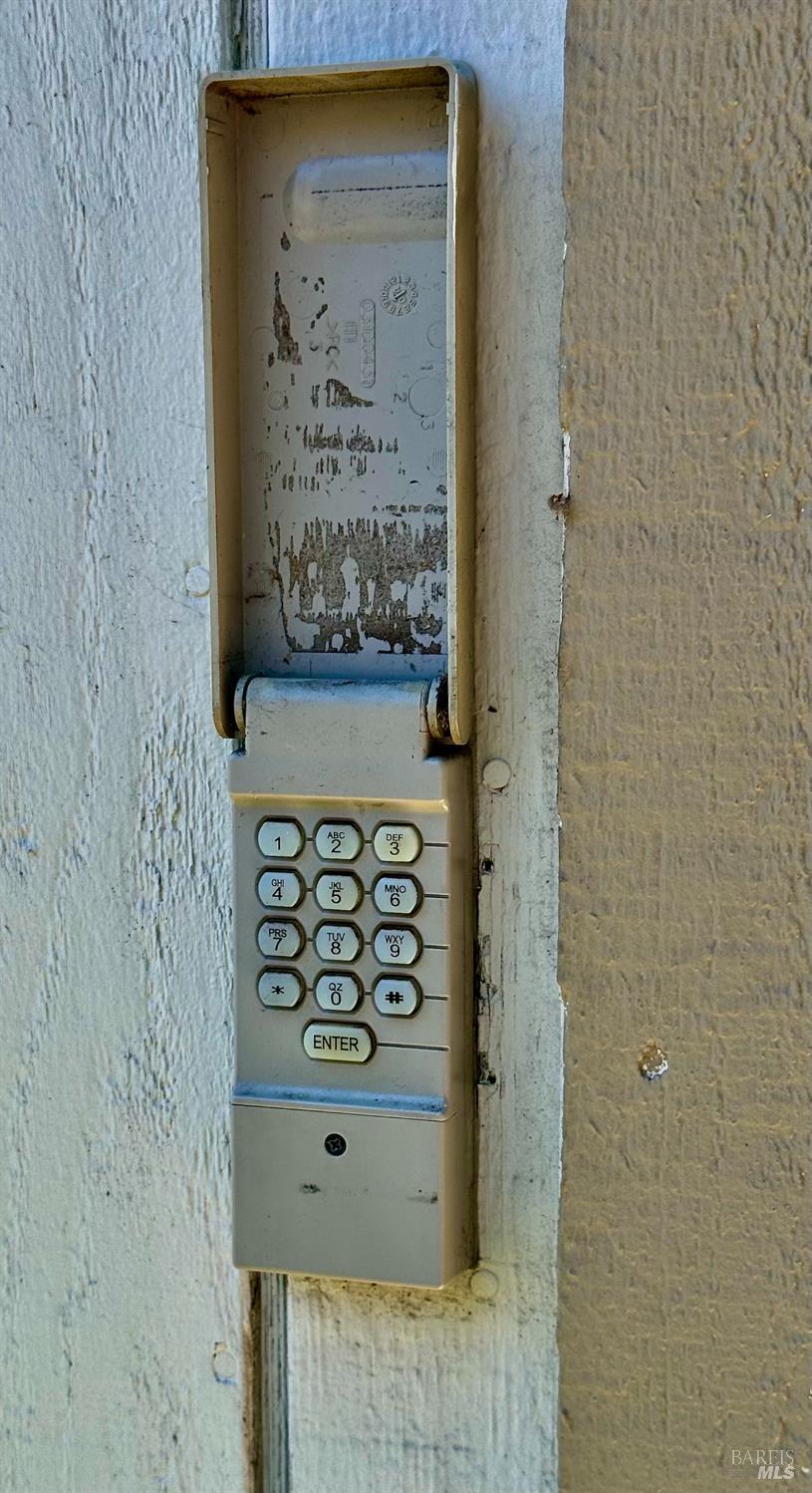 2528 Westberry Drive Santa Rosa, CA 95403 - Photo 16 of 41 Keyless entry to Garage