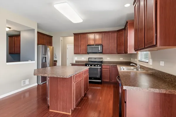 $460,000 | 1452 Ruby Drive, Yorkville, IL 60560