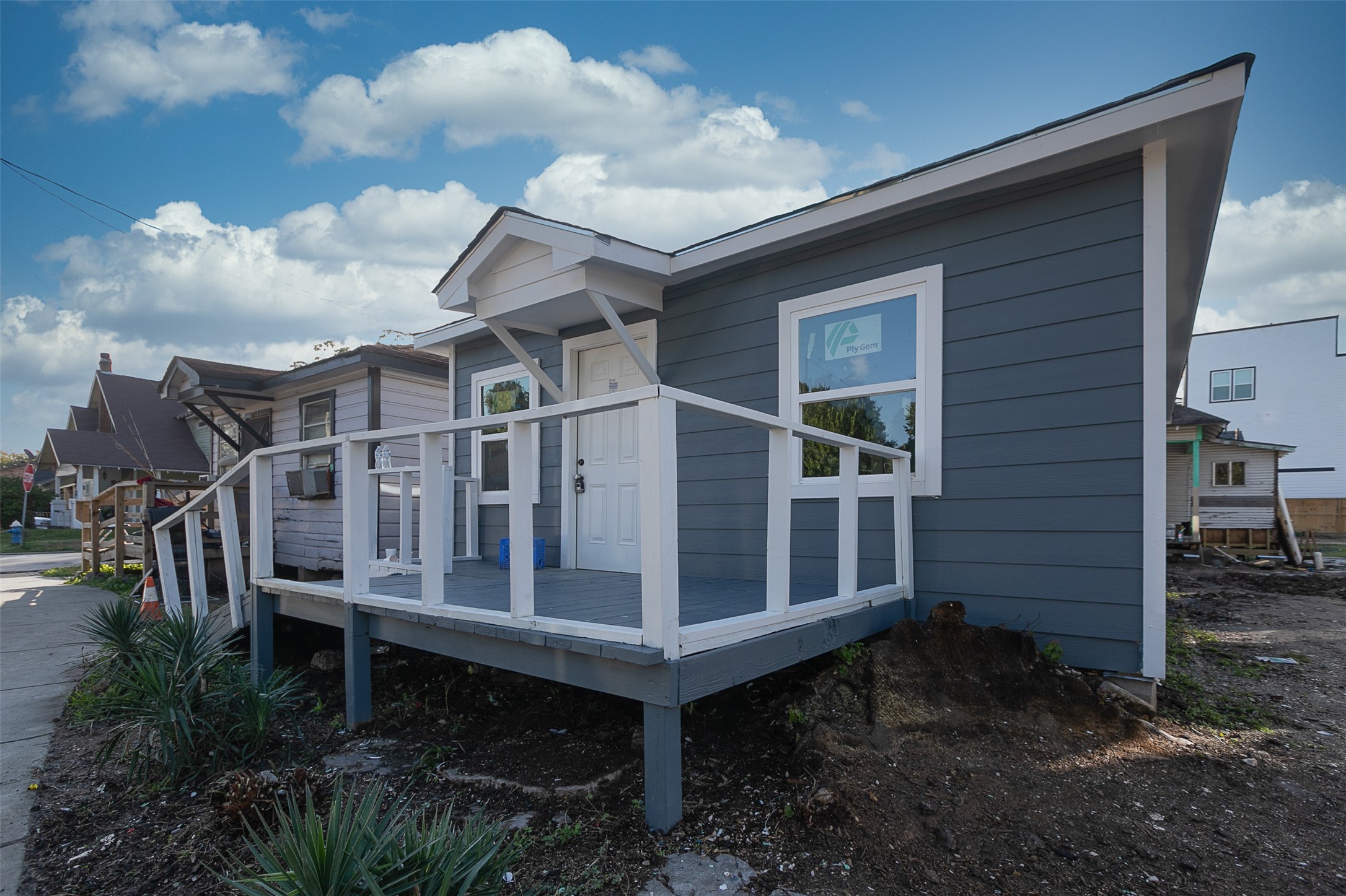 3120 Stonewall Street Houston, TX 77020 - Photo 17 of 18 a view of a wooden house with a yard