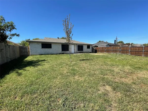 $2,000 | 608 Coolwood Lane, Mesquite, TX 75149