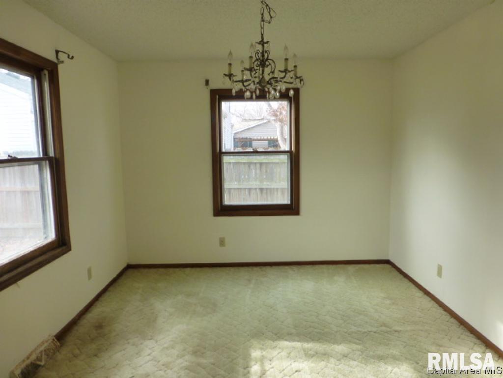 2225 Croydon Drive Springfield, IL 62703 - Photo 3 of 17
