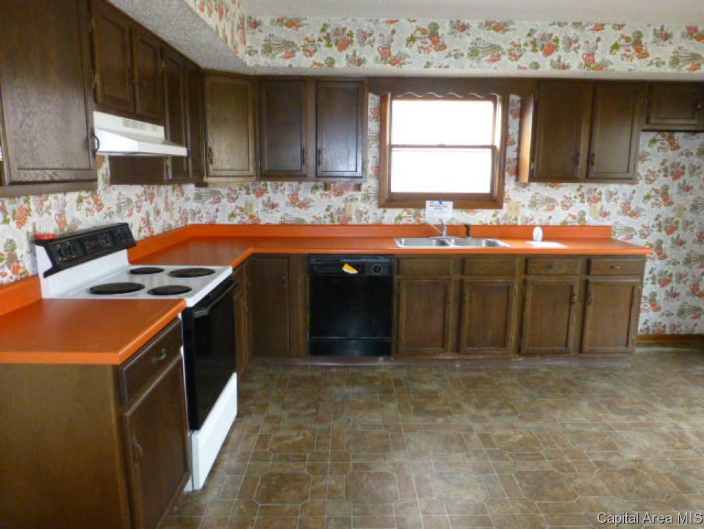 2225 Croydon Drive Springfield, IL 62703 - Photo 5 of 17