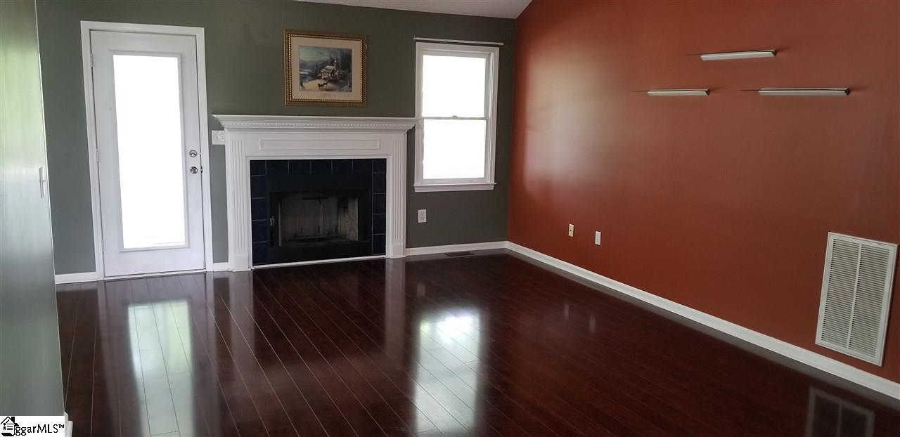 8 Fitzpatrick Court Fountain Inn, SC 29644 - Photo 3 of 19 Gallery Image 3