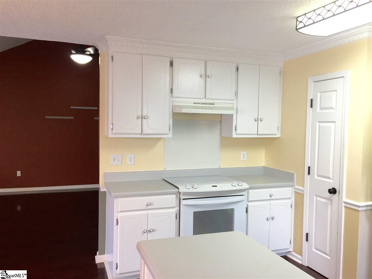 8 Fitzpatrick Court Fountain Inn, SC 29644 - Photo 5 of 19 Gallery Image 5