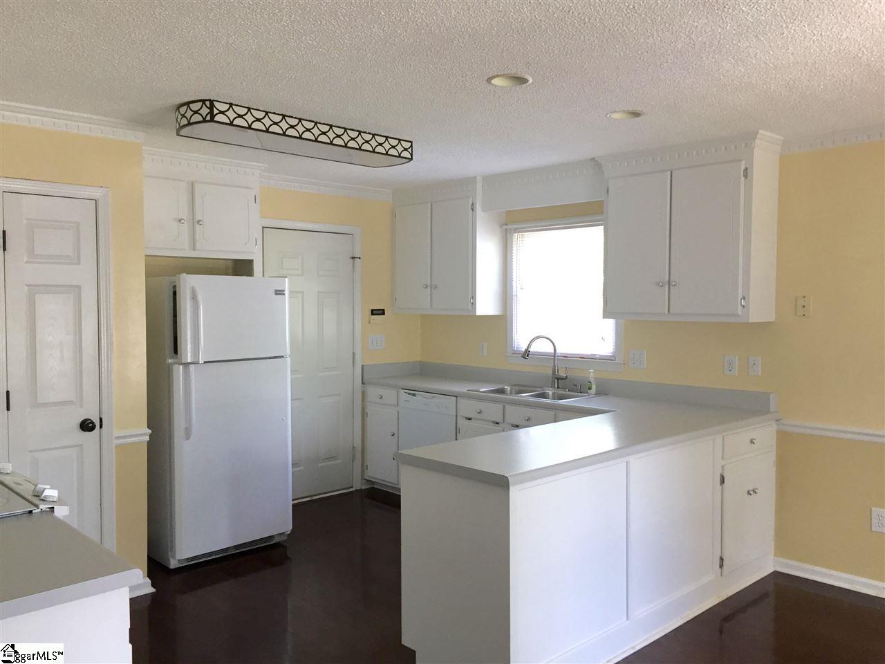 8 Fitzpatrick Court Fountain Inn, SC 29644 - Photo 6 of 19 Gallery Image 6