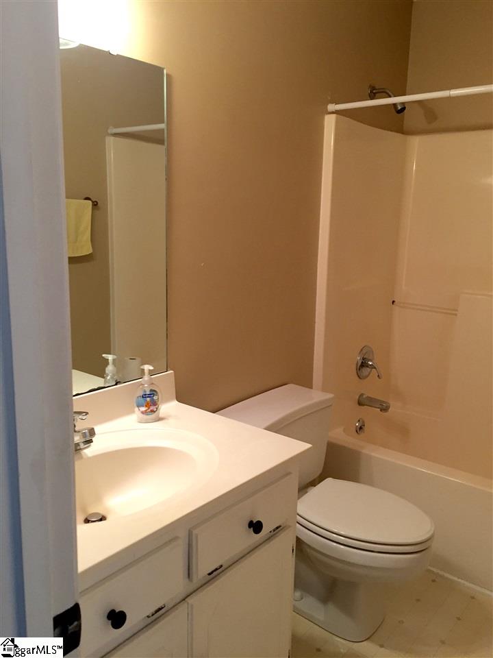 8 Fitzpatrick Court Fountain Inn, SC 29644 - Photo 9 of 19 Gallery Image 9