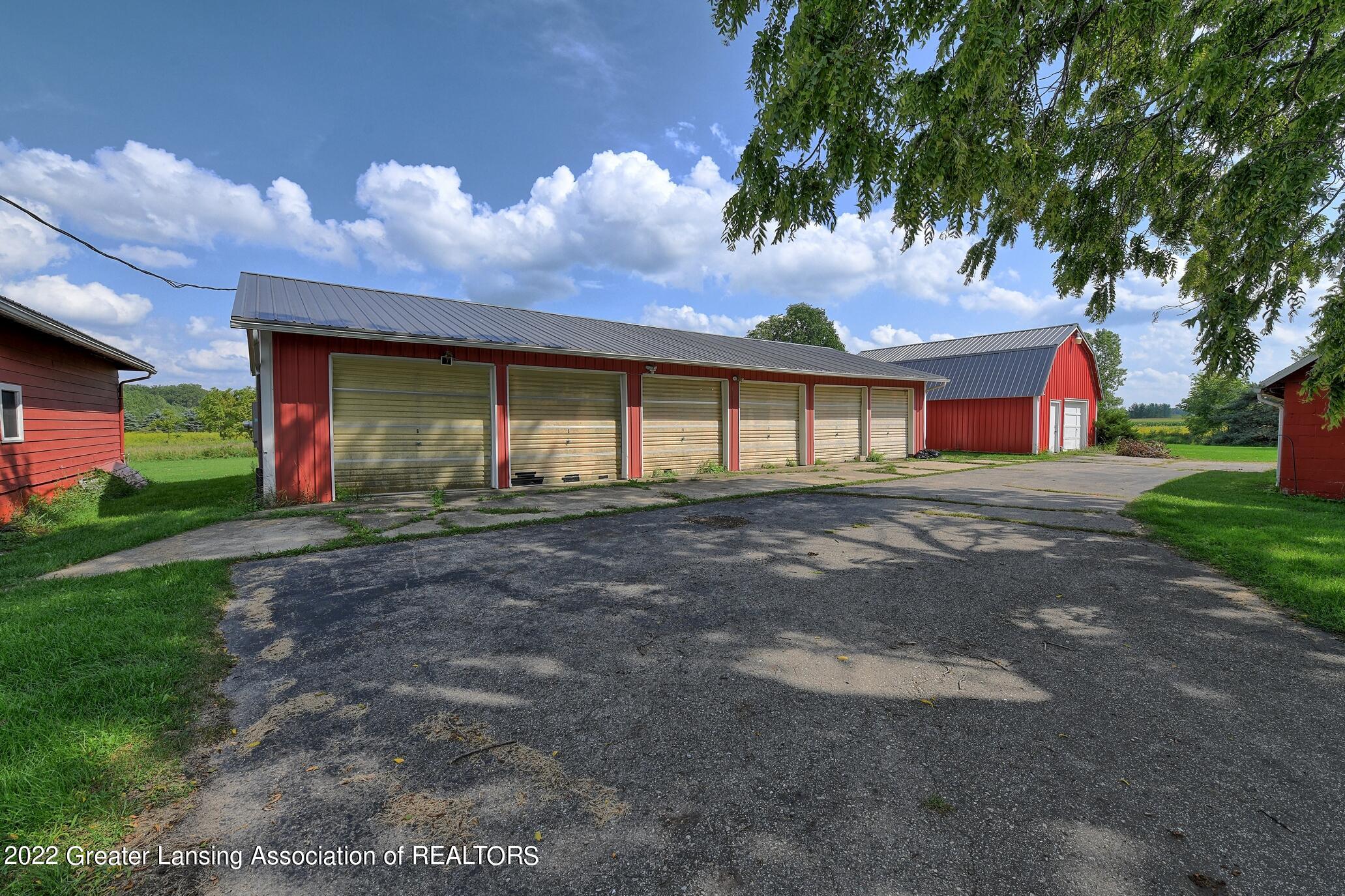 6722 Oneida Road Charlotte, MI 48813 - Photo 19 of 40 6 bay pole barn with heat & water