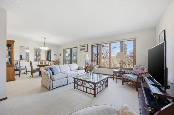 $235,000 | 327 10th Avenue South, Unit 3, Fargo, ND 58103