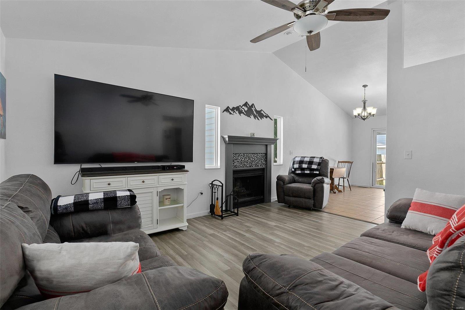605 Eiler Road Belleville, IL 62223 - Photo 4 of 28 Gallery Image 4