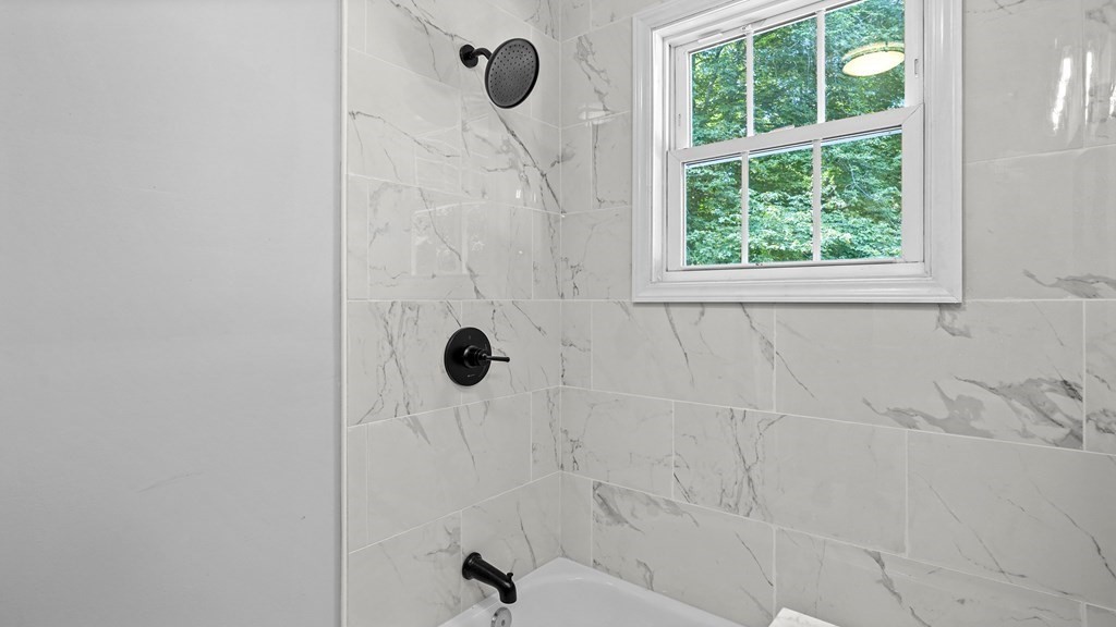 719 Main Road Westport, MA 02790 - Photo 21 of 36 Gallery Image 21