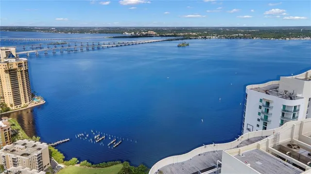 $2,400 | 3000 Oasis Grand Boulevard, Unit MPH6, Fort Myers, FL 33916