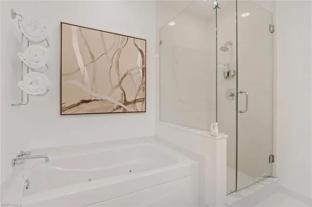 $2,400 | 3000 Oasis Grand Boulevard, Unit MPH6, Fort Myers, FL 33916