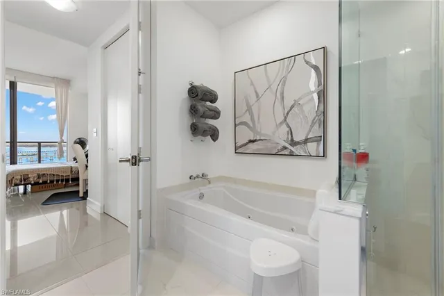 $2,400 | 3000 Oasis Grand Boulevard, Unit MPH6, Fort Myers, FL 33916