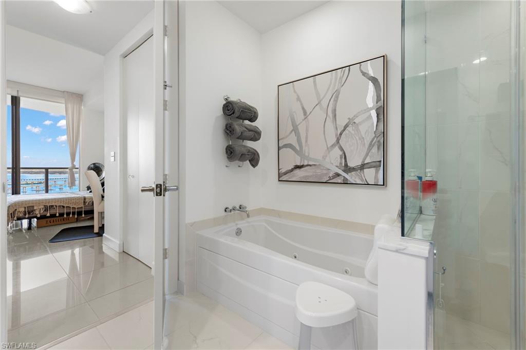 3000 Oasis Grand Boulevard, Unit MPH6 Fort Myers, FL 33916 - Photo 19 of 44