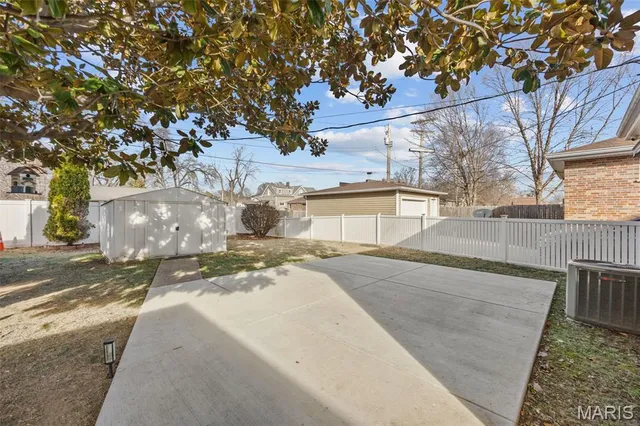 $215,000 | 5619 Arendes Drive, St. Louis, MO 63116