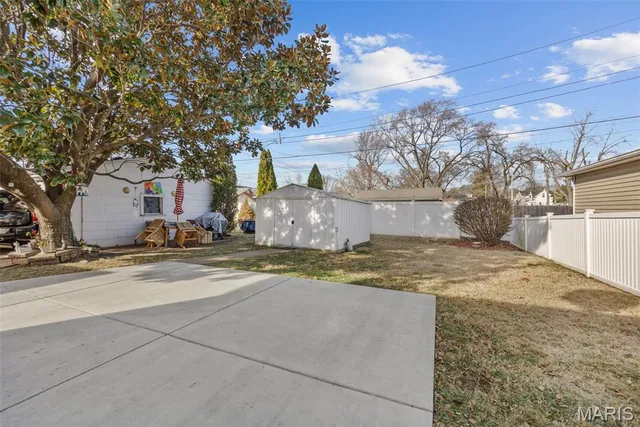 $215,000 | 5619 Arendes Drive, St. Louis, MO 63116