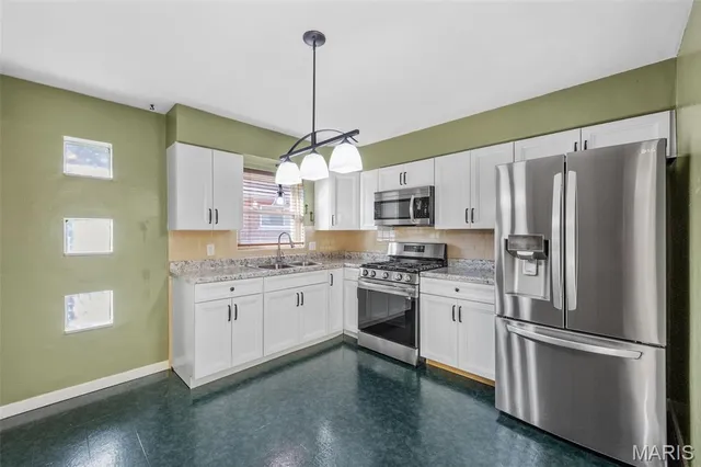 $215,000 | 5619 Arendes Drive, St. Louis, MO 63116