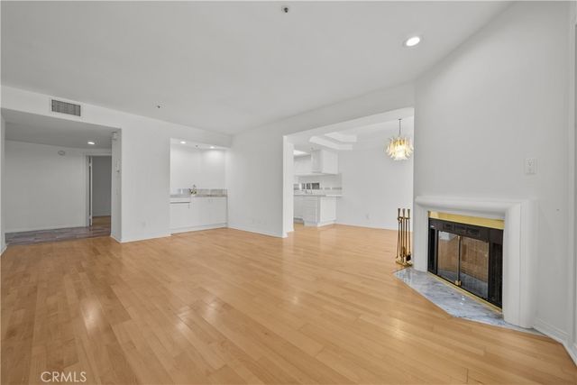 $4,895 | 11690 Montana Avenue, Los Angeles, CA 90049