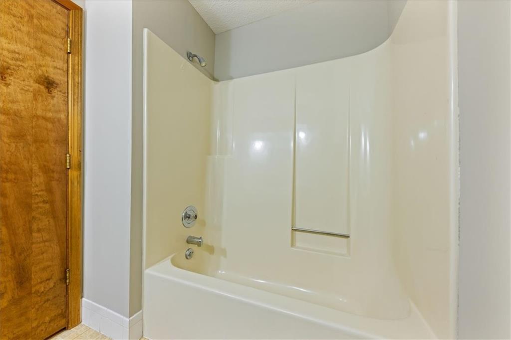 617 West Walnut Street Raymore, MO 64083 - Photo 14 of 25