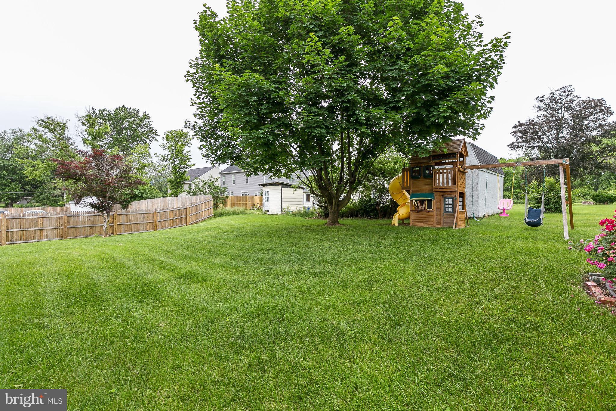 10 Harding Street Lutherville-Timonium, MD 21093 - Photo 5 of 30 a view of a house with a backyard