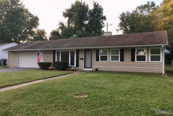 $158,900 | 4 Mariknoll Drive, Belleville, IL 62226