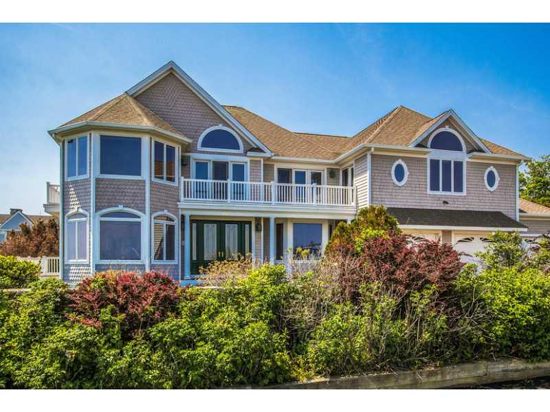 192 Ocean Road Narragansett, RI 02882 - Photo 2 of 25 Exterior Front.